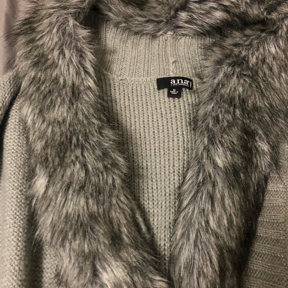 Cardigan - Picture 3 of 5